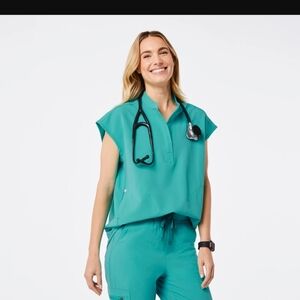 Oasis Rafaela - Oversized Scrub Top